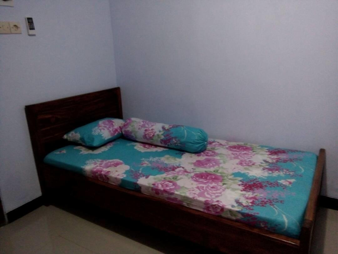 Rembulan Guest House Jombang Exterior photo